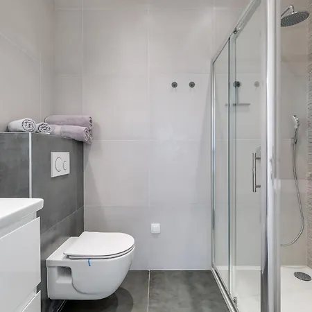 Minimalist By Interhome شيبينيك