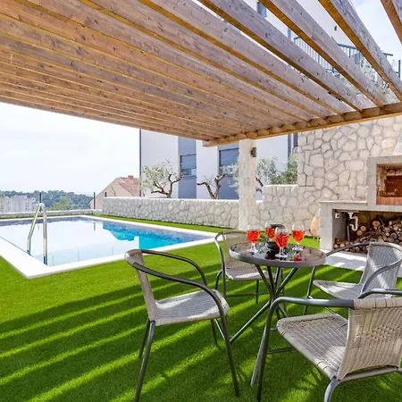 Apartment Minimalist By Interhome Sibenik